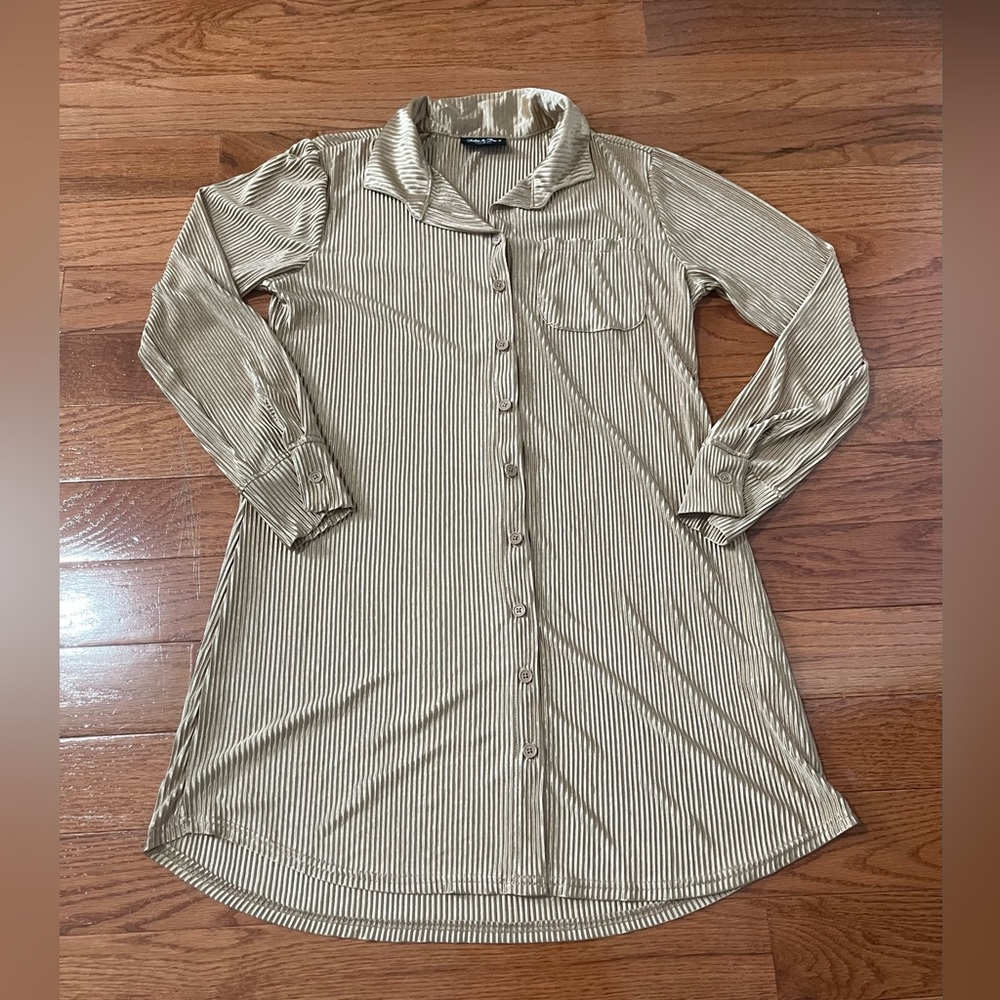 Women’s Top- Medium (champagne)